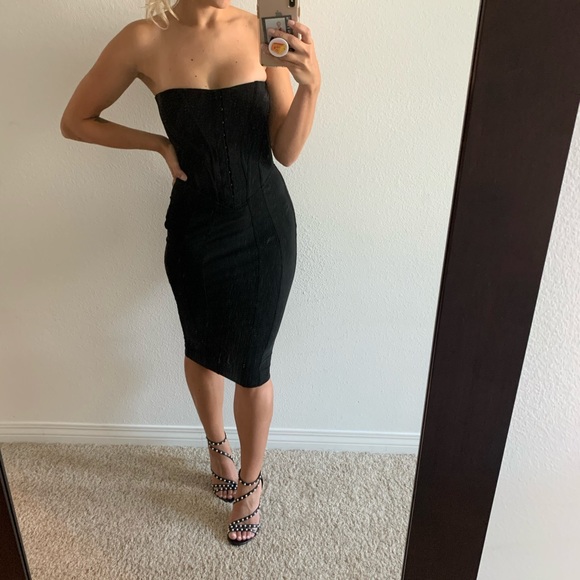 SOLD DO NOT BUY House of CB Jaleesa Dress - Picture 4 of 4